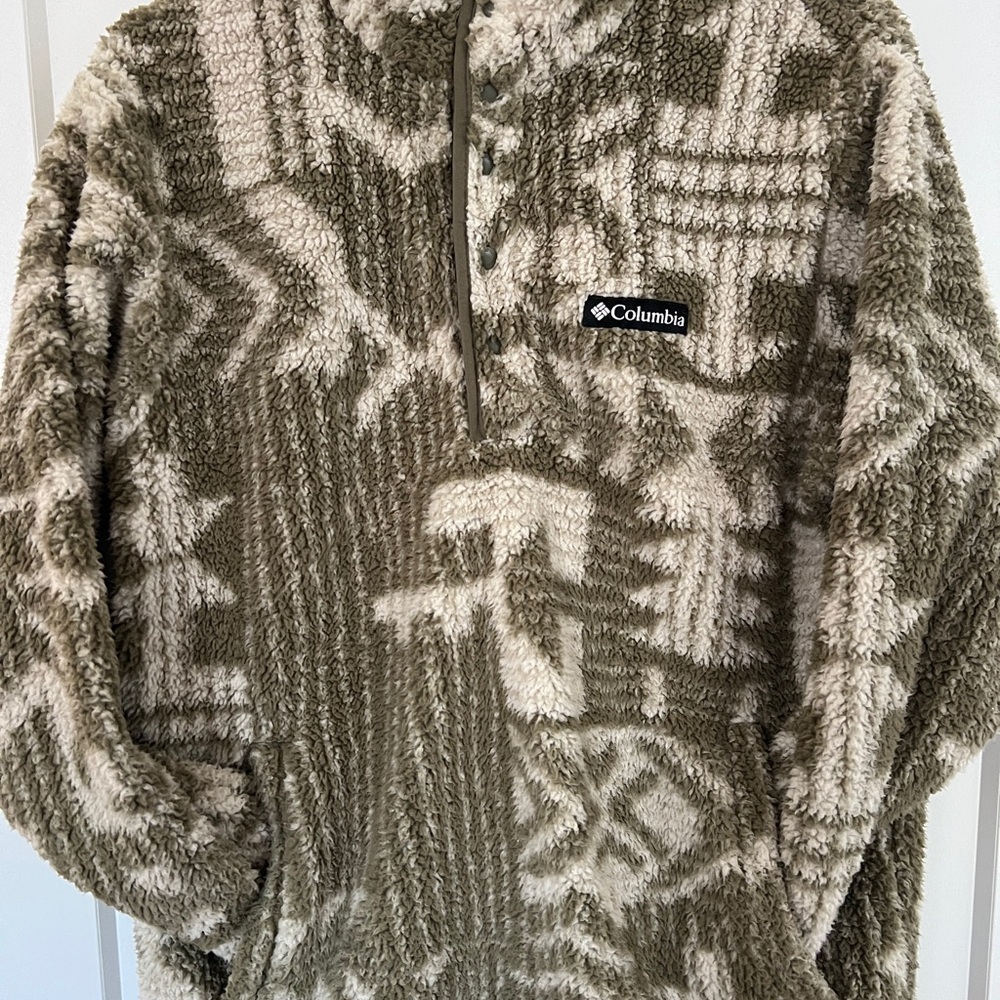 Columbia Olive and Cream Sherpa